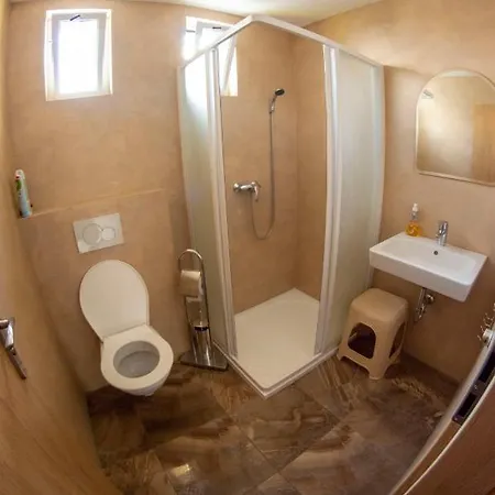 Holacky * Dolne Dunajovice